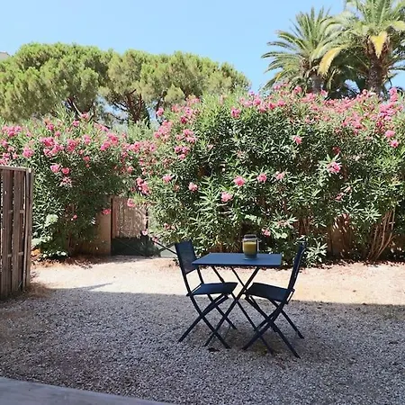 T2 Jardin, 100m De La סנרי-סור-מר